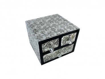 Schränkchen verziert